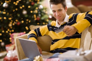 Geschenke im Internet kaufen Bildquelle: © Jupiterimages/Stockbyte/Thinkstock)